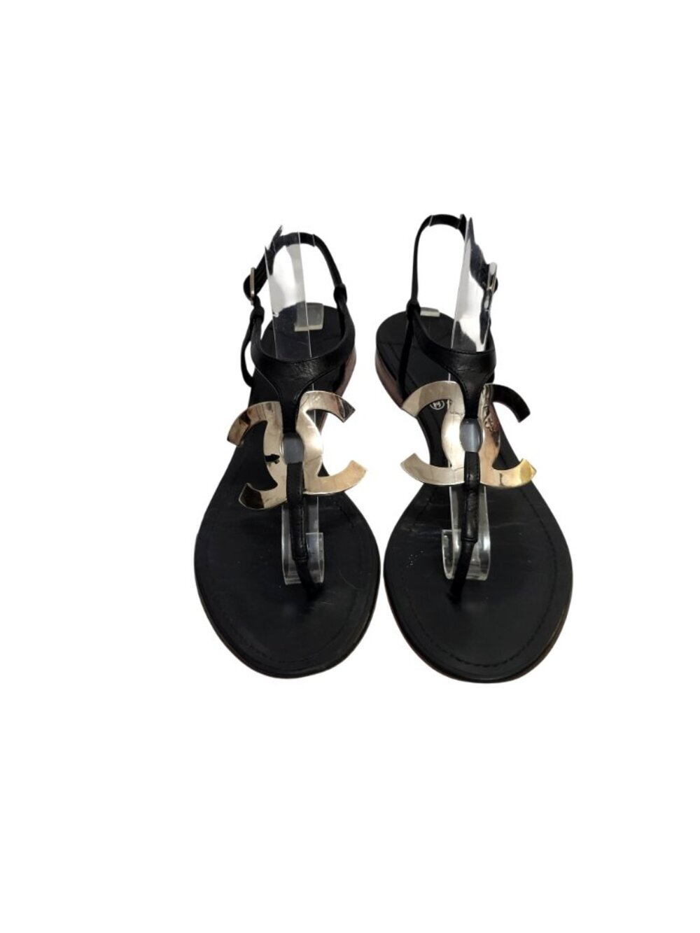 Chanel CC Logo T-Strap Leather Thong Sandals - Picture 5 of 17